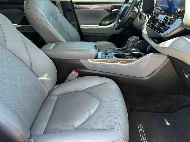 Certified Used 2024 RUBY FLARE PEARL Toyota  image 25