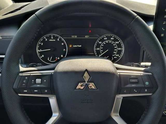 New 2026 Black Mitsubishi SE 1.5T 2WD image 15