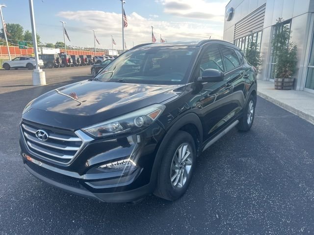 Used 2017 Black Noir Pearl Hyundai SE image 3