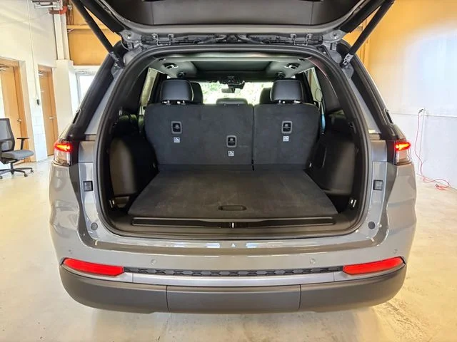 New 2027 Gray Jeep Limited image 18