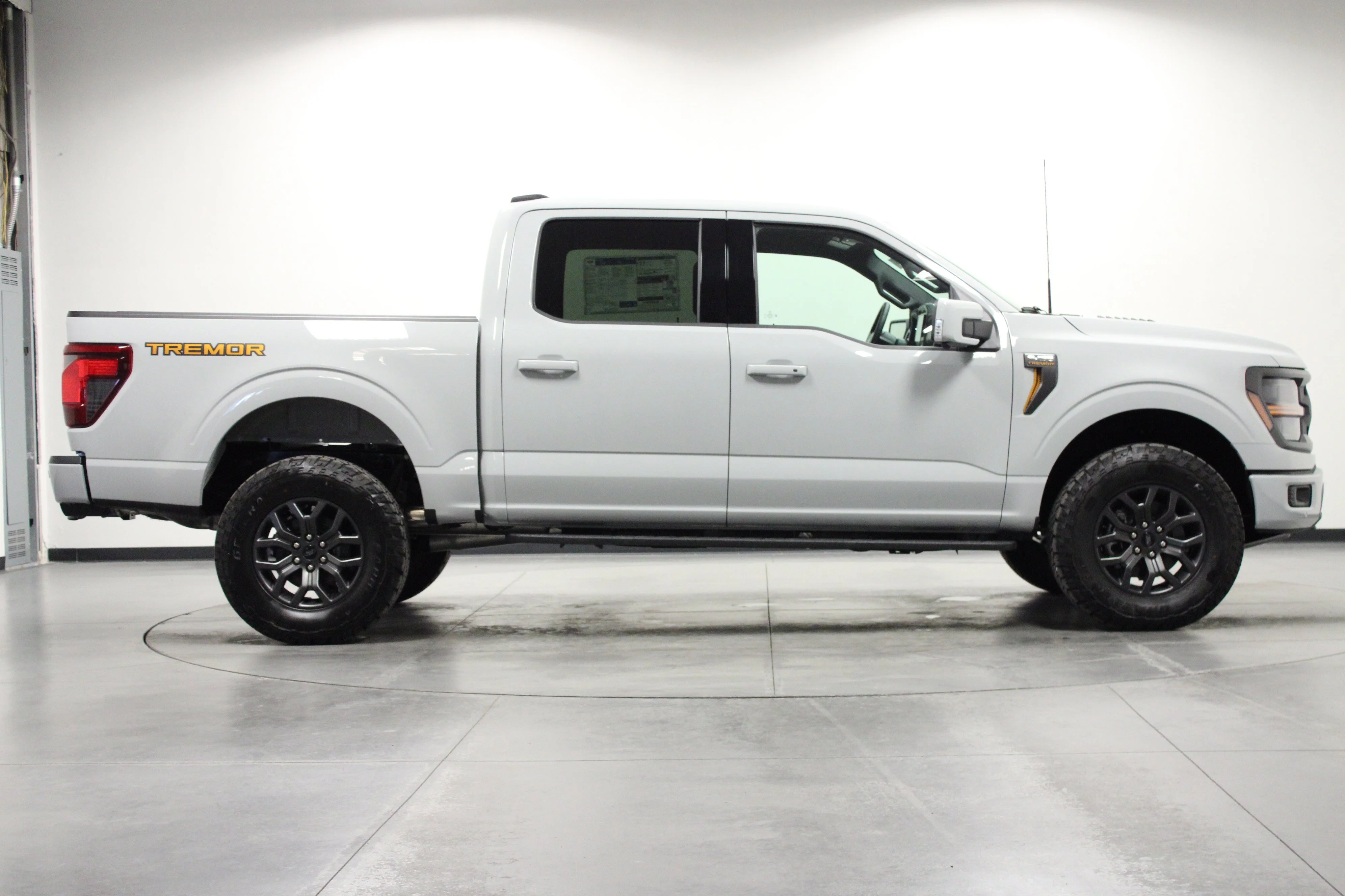 New 2026 Avalanche Ford Tremor® image 3