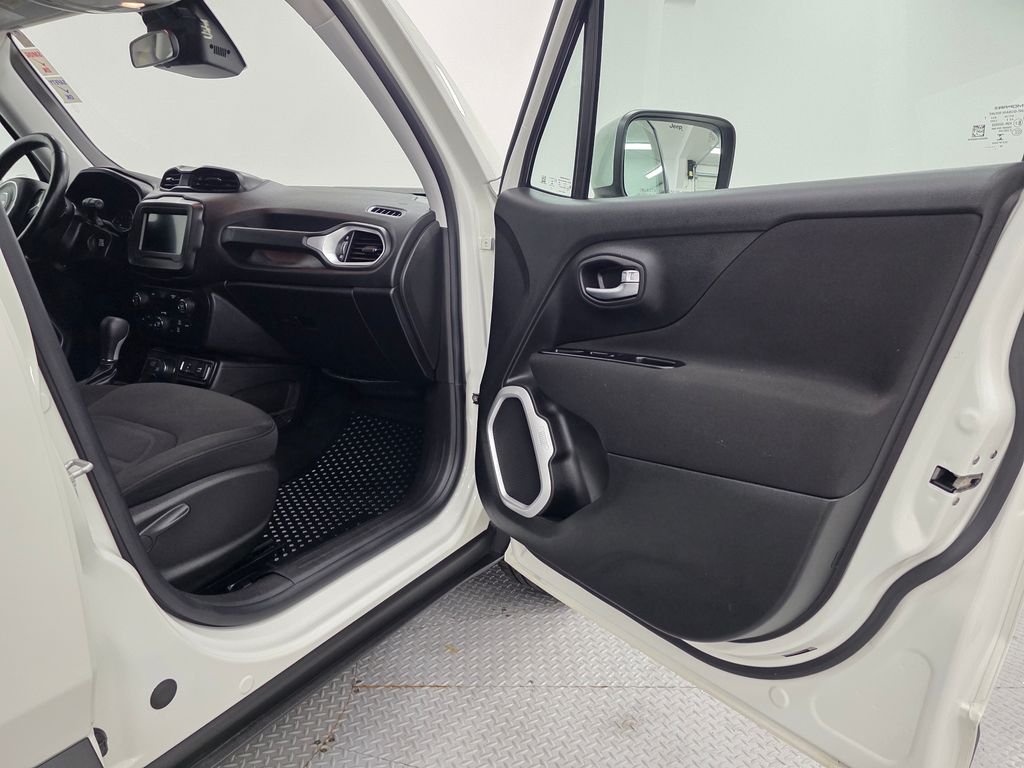 Used 2020 White Jeep Latitude image 13