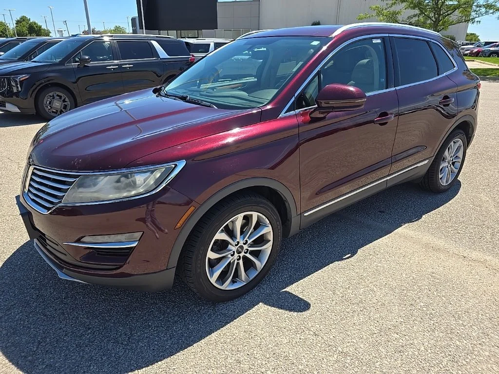 Certified Used 2017 Red Lincoln Select image 4