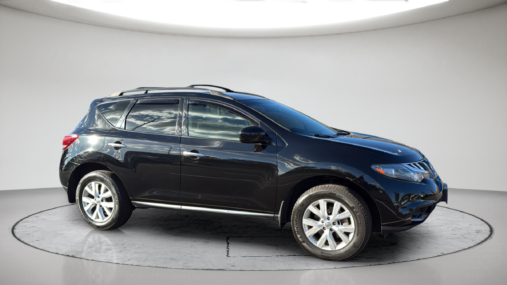 Used 2014 Black Nissan SV image 5