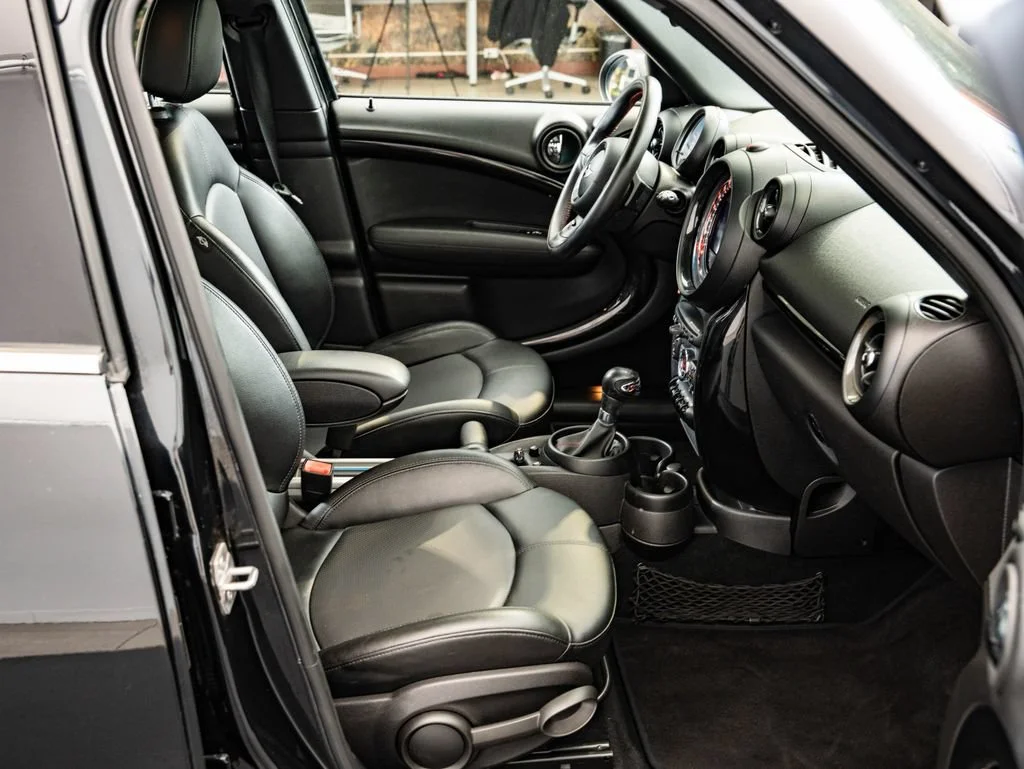 Used 2016 Absolute Black Metallic MINI  image 22