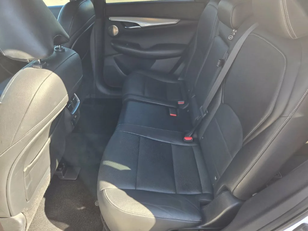 Used 2019 Lunar INFINITI ESSENTIAL image 15