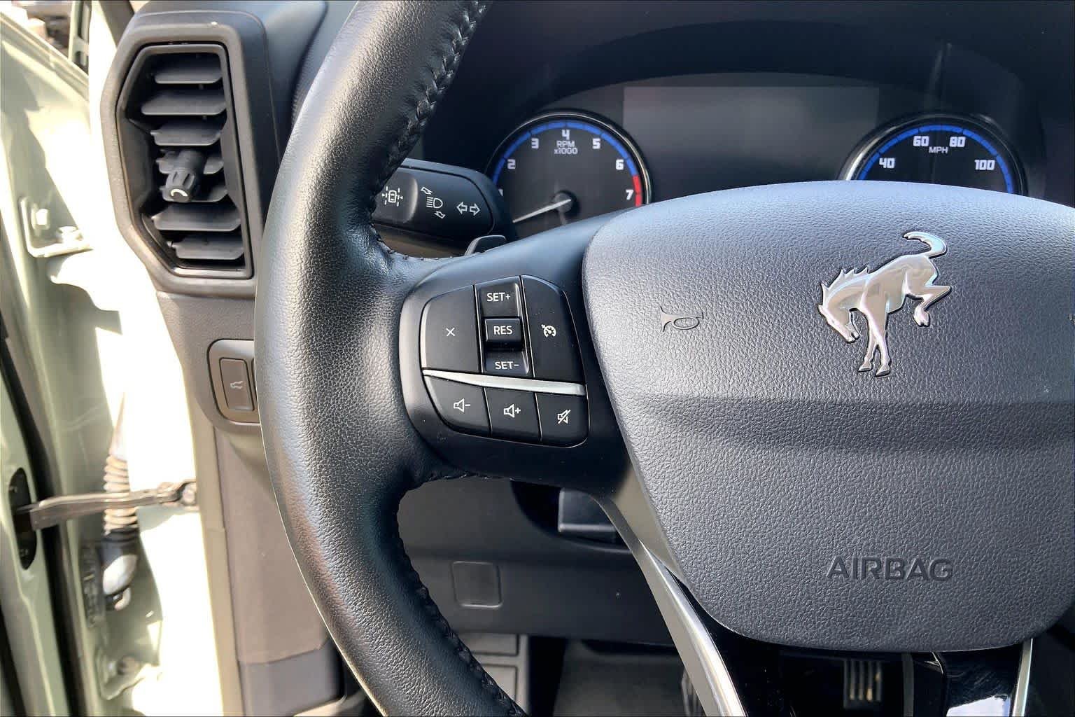 Used 2023 Cactus Gray Ford Badlands image 21