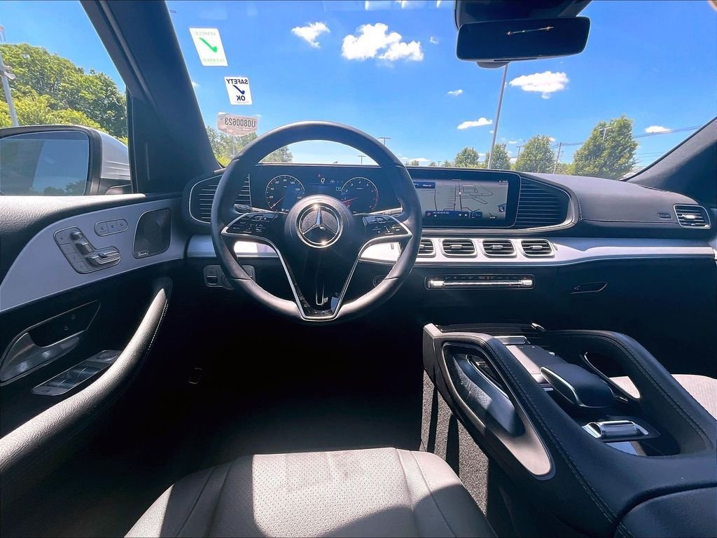 Used 2025 White Mercedes-Benz GLS 450 image 18