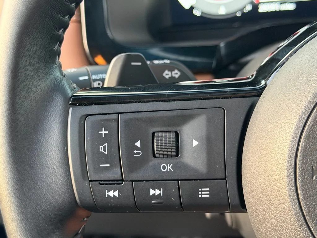 Certified Used 2024 Blue Nissan Platinum image 23