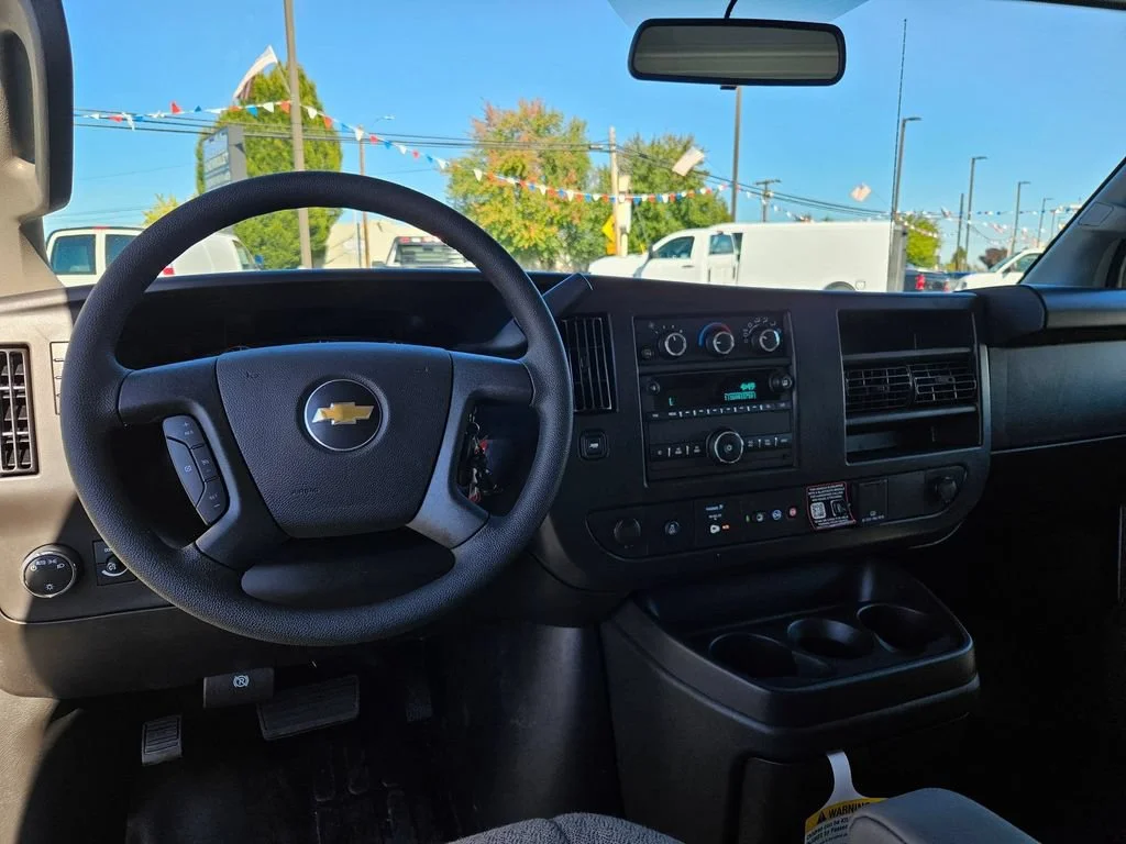 2025 Chevrolet Express Cargo Work Van - Photo 27