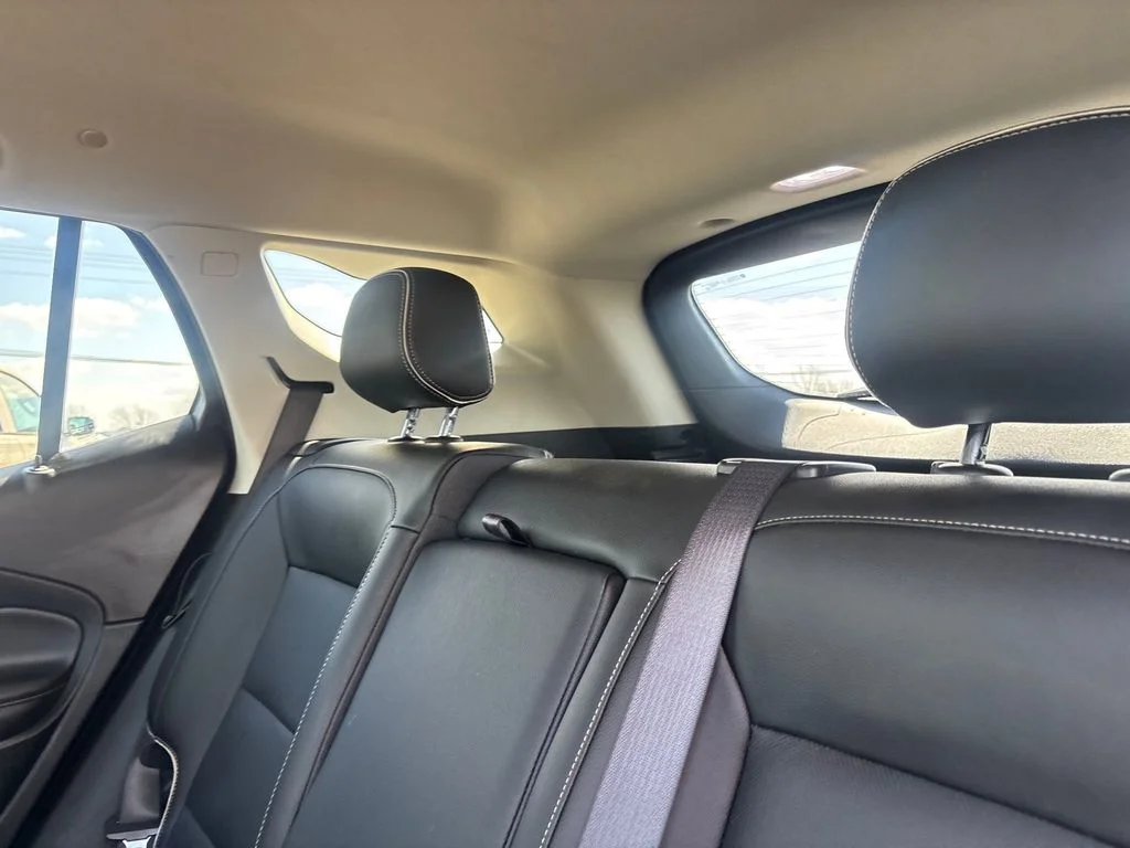 Used 2021 Silver GMC Denali image 24