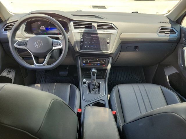 Used 2024 Pyrite Silver Metallic Volkswagen 2.0T SE image 18