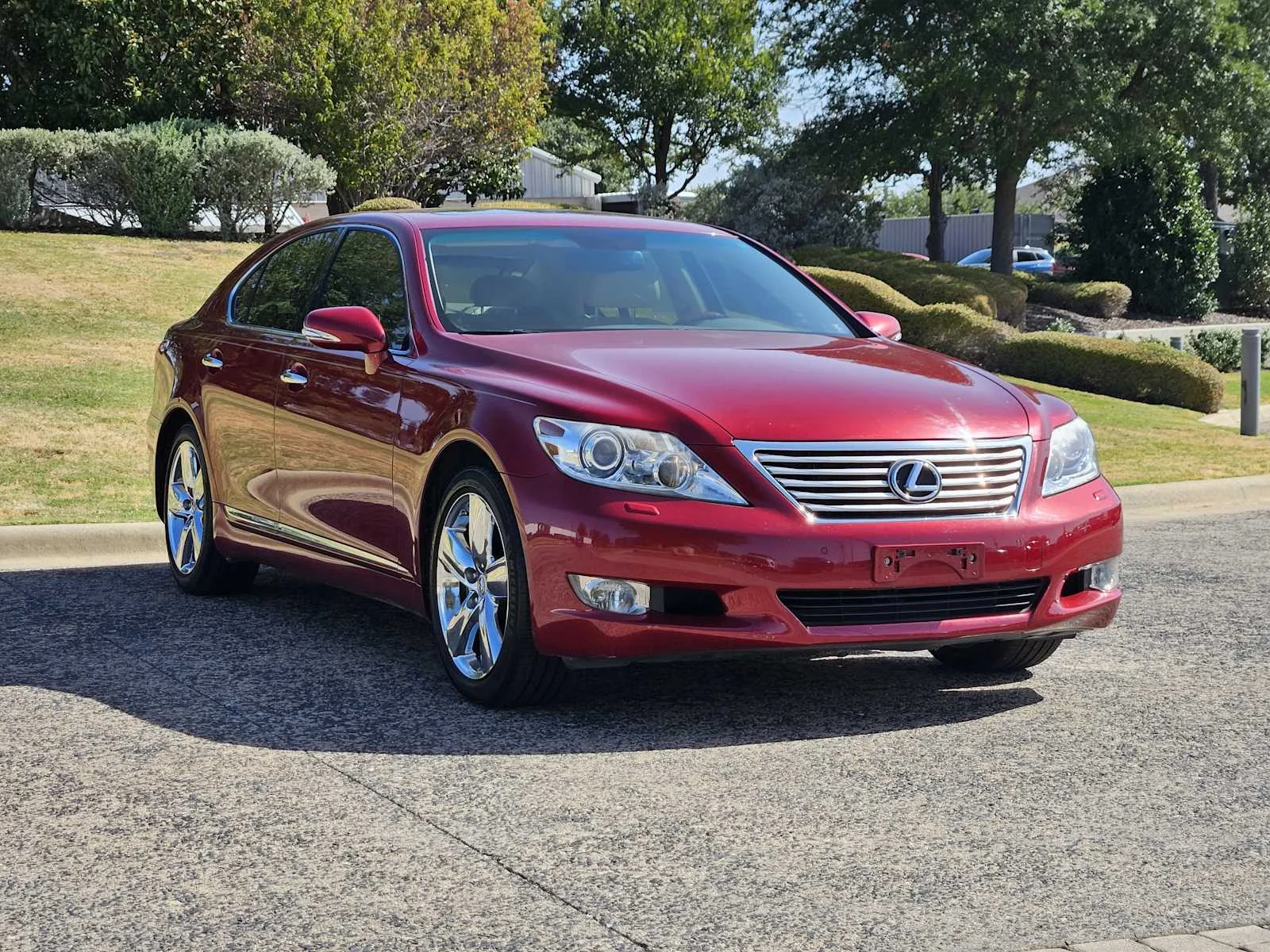 Used 2010 Matador Red Mica Lexus  image 2