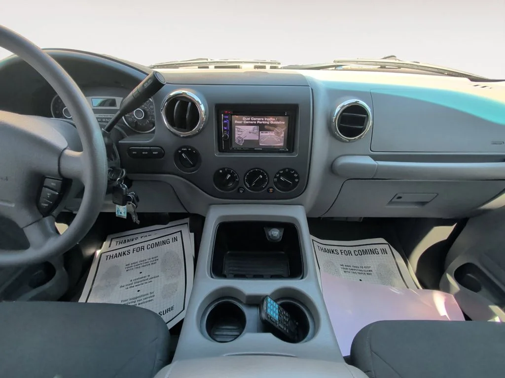 Used 2005 White Ford XLT image 11