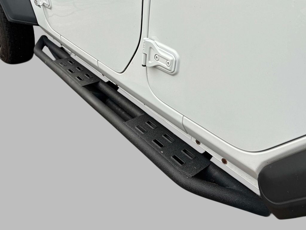 Used 2021 White Jeep Unlimited Sport S image 13