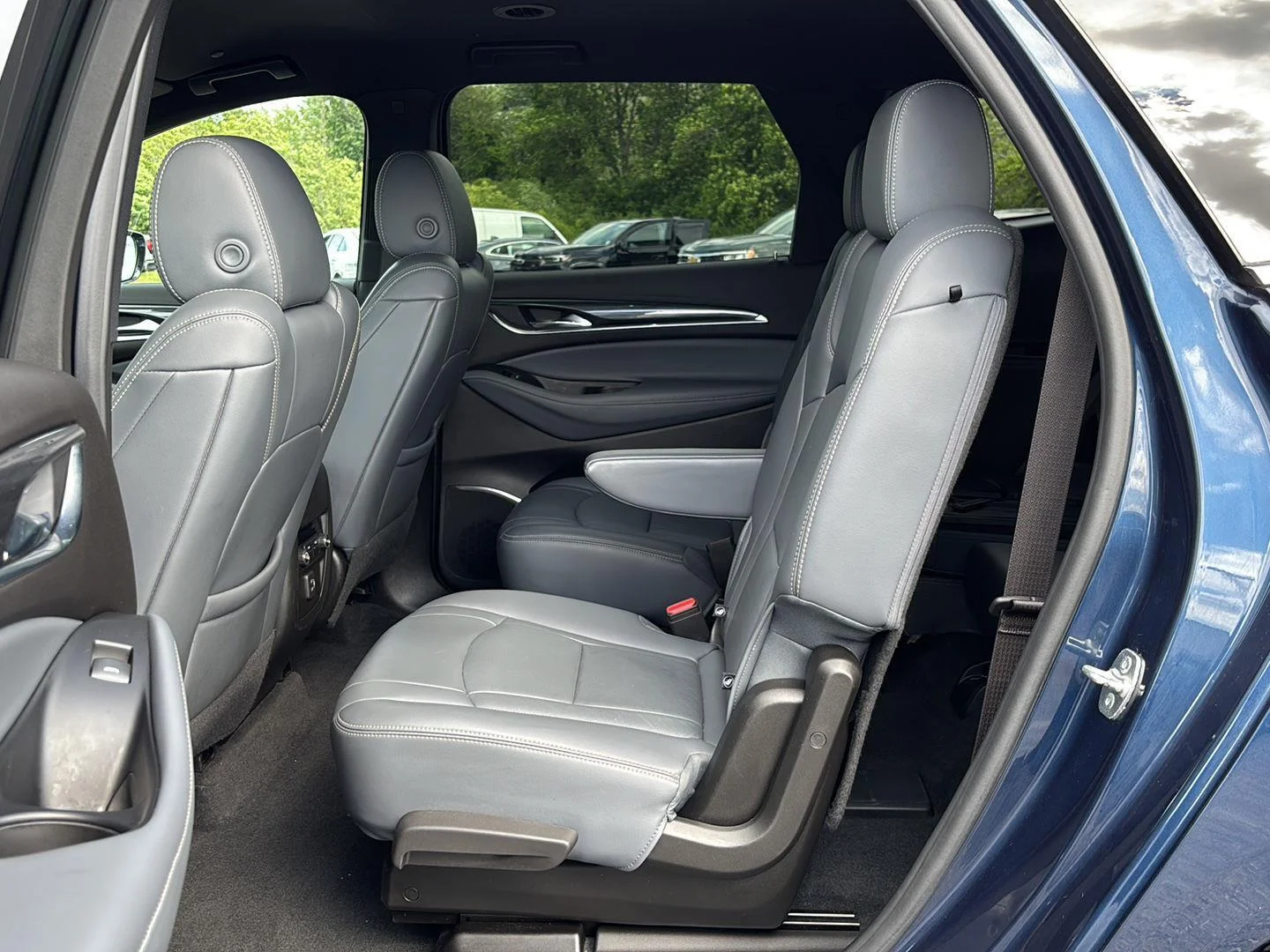 Used 2024 Emperor Blue Metallic Buick Essence image 18