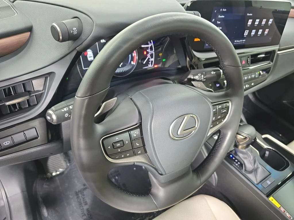 Used 2025 Gray Lexus 350 image 4