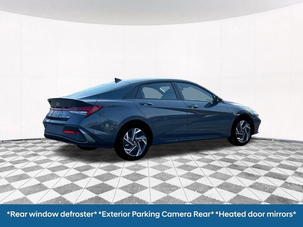 2025 Hyundai Elantra Blue - Photo 13