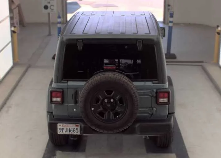 Used 2024 Anvil Clear Coat Jeep Sport image 6