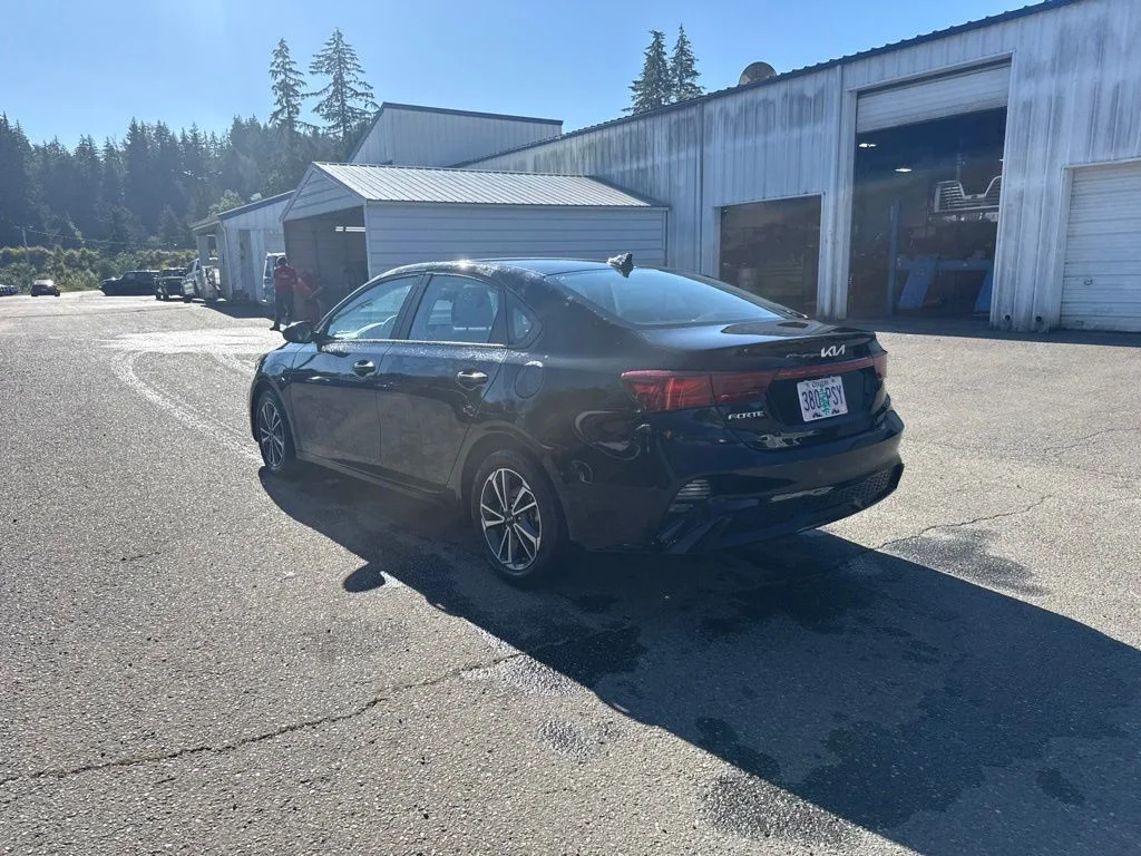 Used 2024 Black Kia LXS image 3