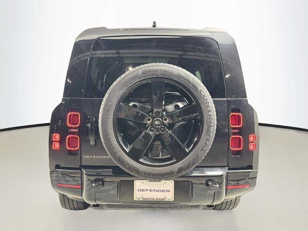 Certified Used 2024 Black Land Rover X-Dynamic SE image 6