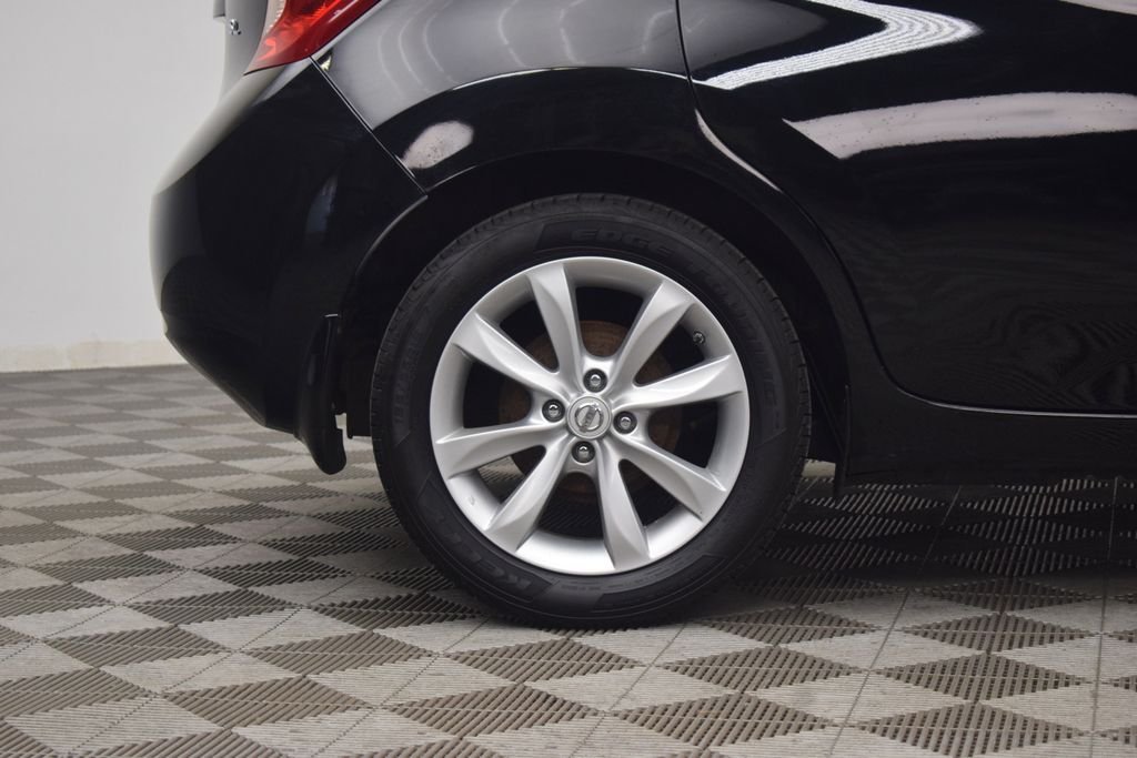Used 2015 Black Nissan SL image 23