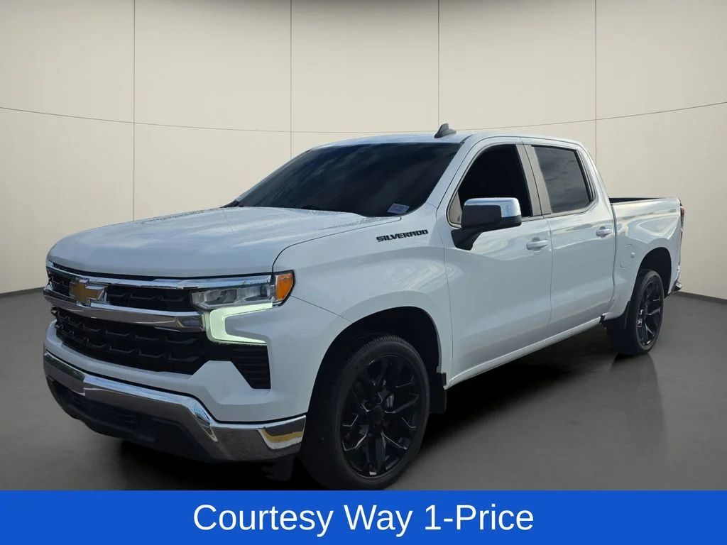 Used 2022 White Chevrolet LT image 4
