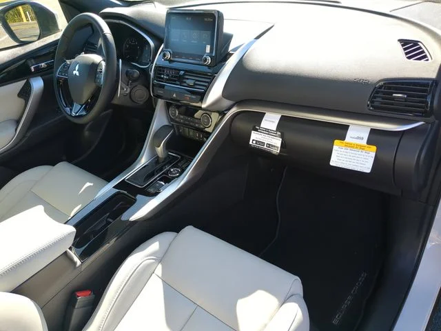 New 2026 White Mitsubishi SEL image 15
