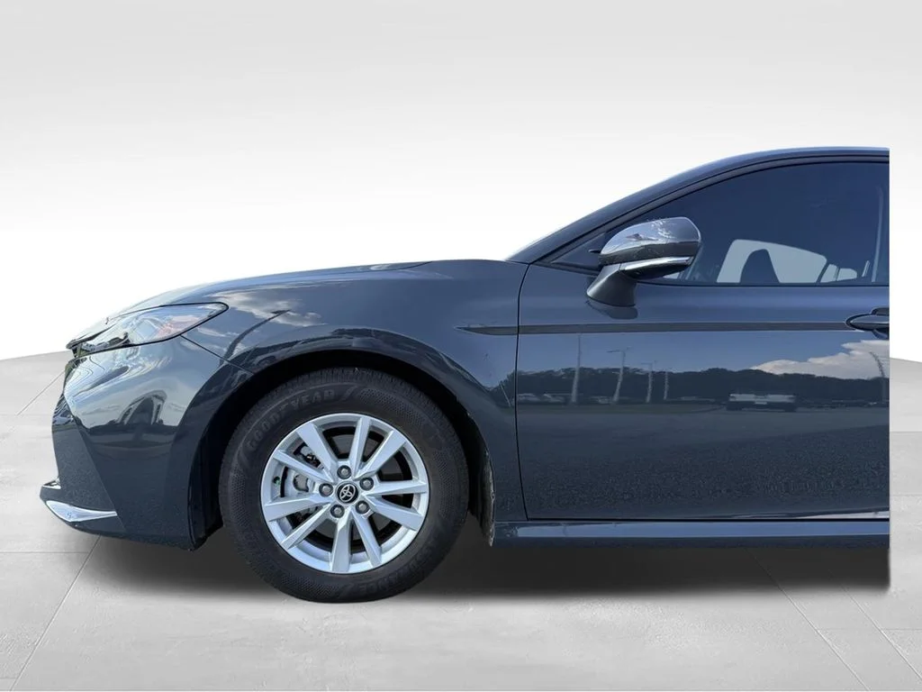 Used 2026  Toyota LE image 24
