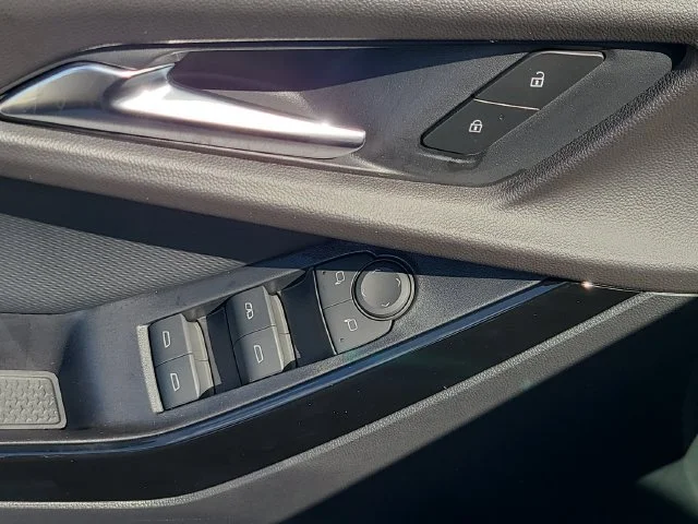 New 2027 Mosaic Black Metallic Chevrolet LT image 18