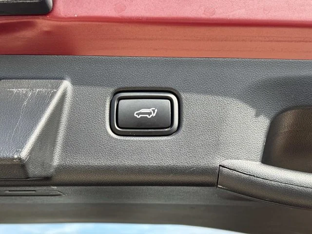 Used 2025 Red Hyundai SEL image 15