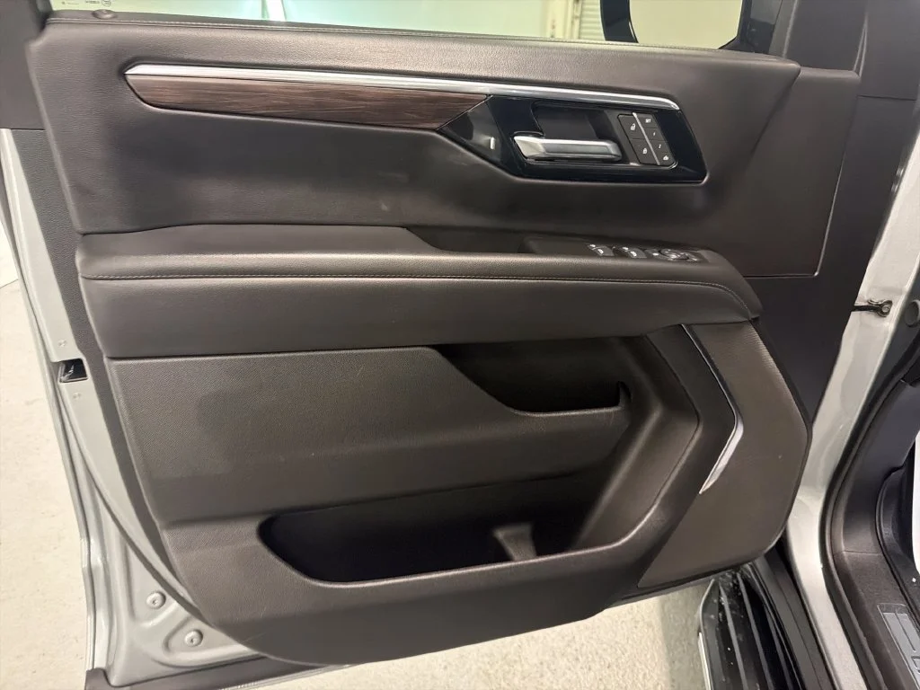 Used 2025 Sterling Gray Metallic Chevrolet LT image 14