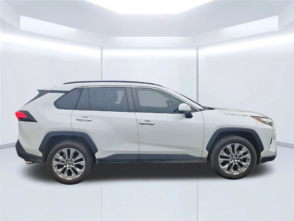 Used 2023 Wind Chill Pearl Toyota Limited image 10