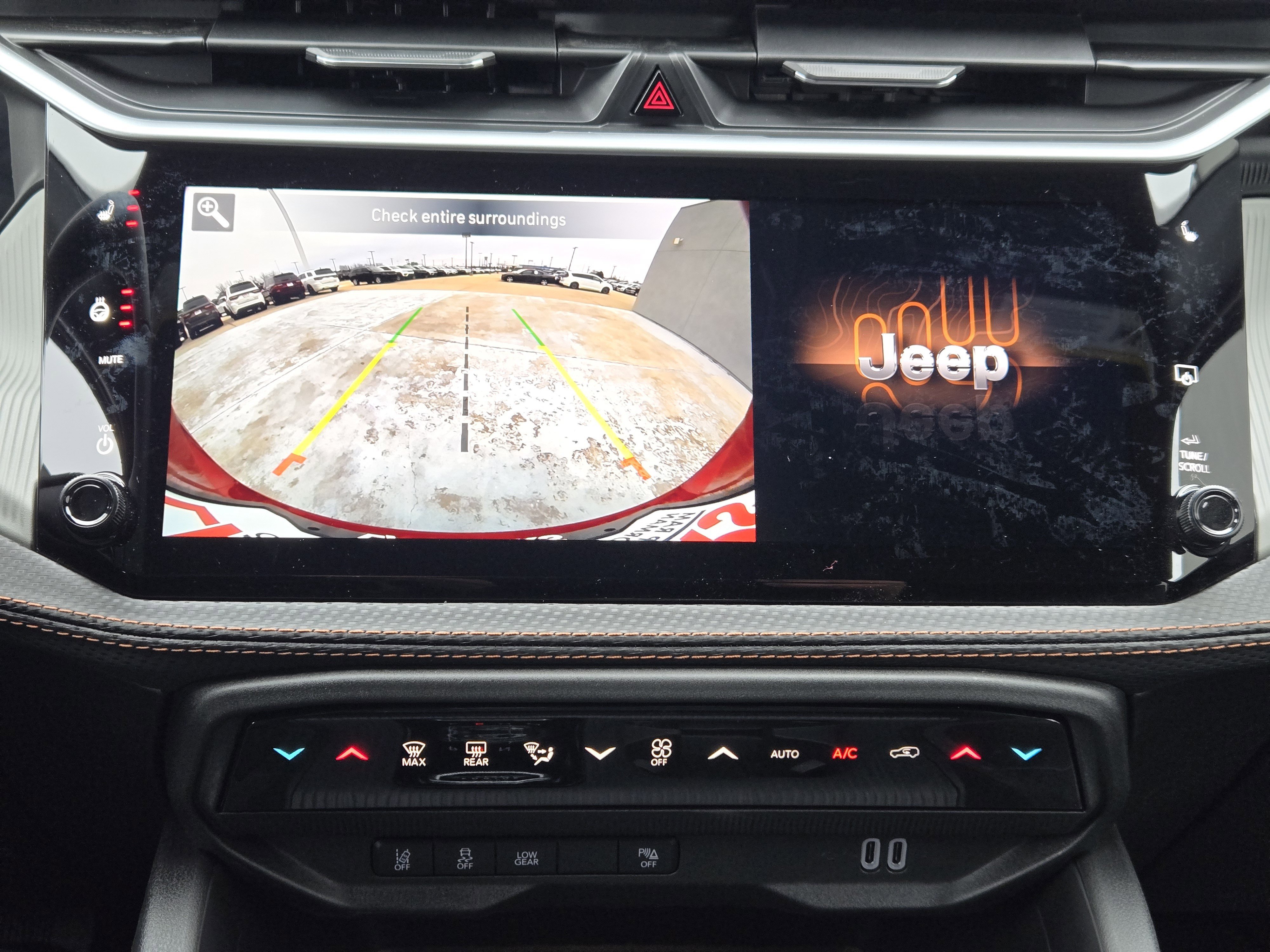New 2026 Red Hot Pearl-Coat Exterior Paint Jeep Limited image 15