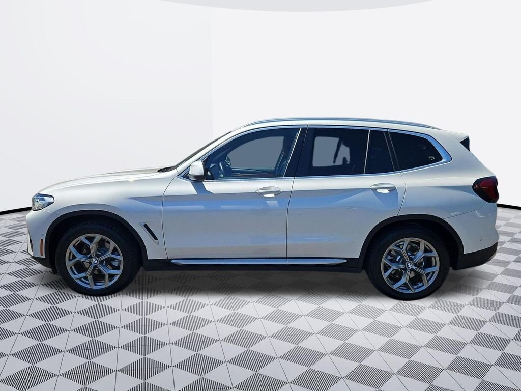 Used 2024 Mineral White Metallic BMW xDrive30i image 2