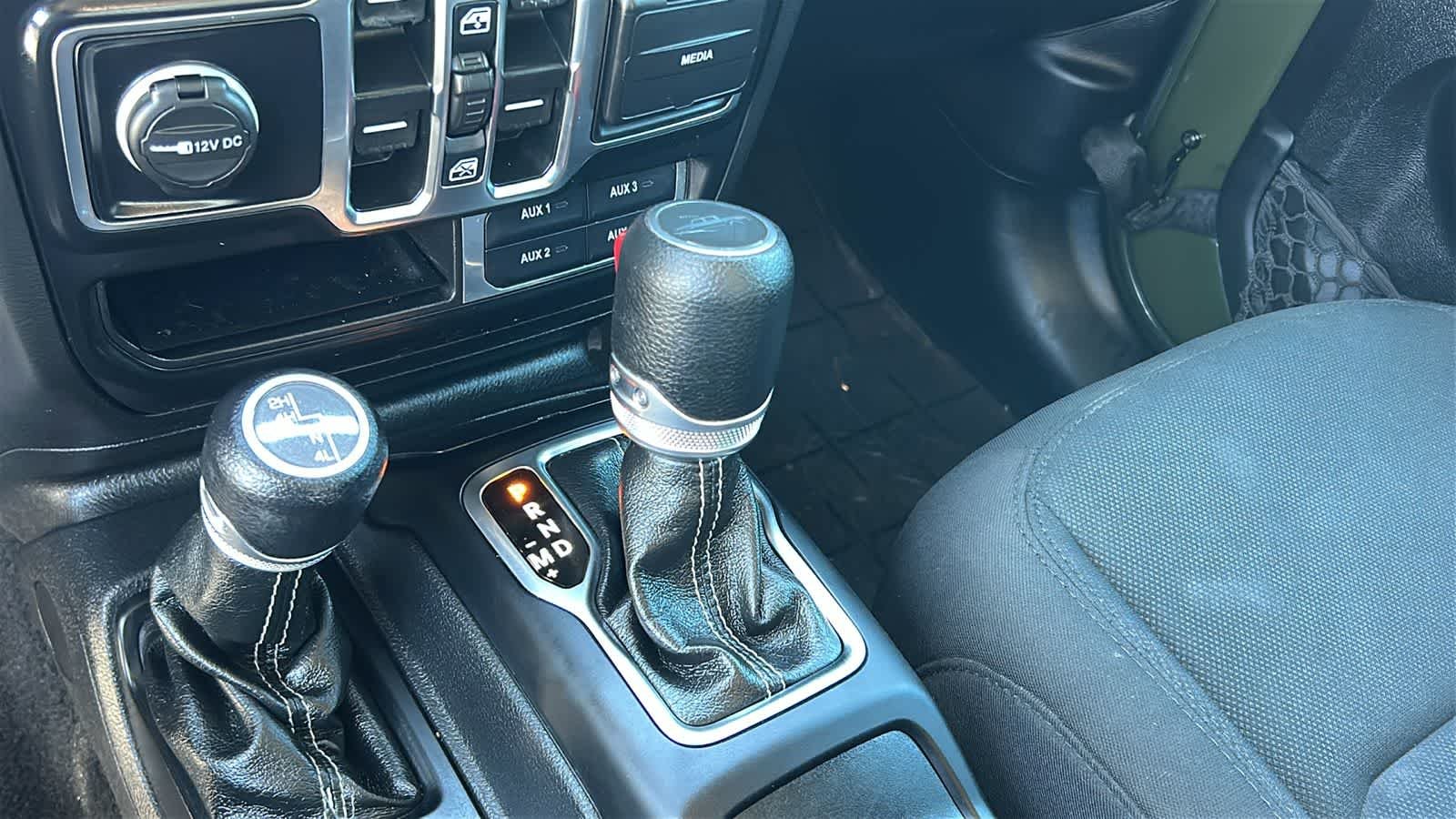 Used 2022 Sarge Green Clearcoat Jeep Overland image 13