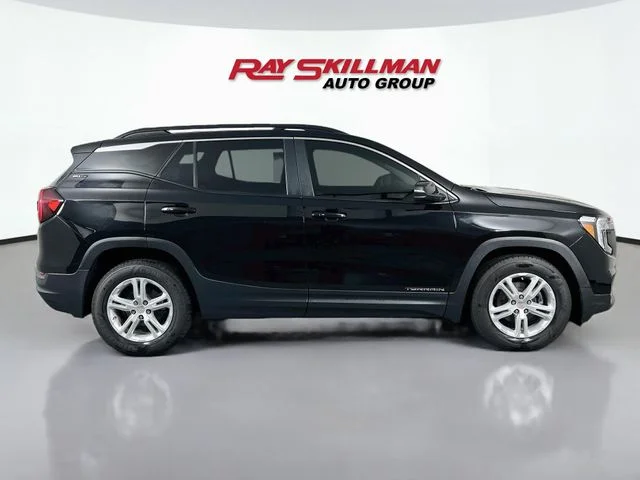 Used 2022 Black GMC SLE image 8