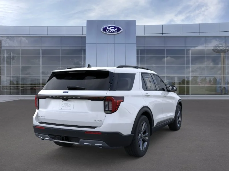 New 2026 Star White Metallic Tri-Coat Ford Active image 8