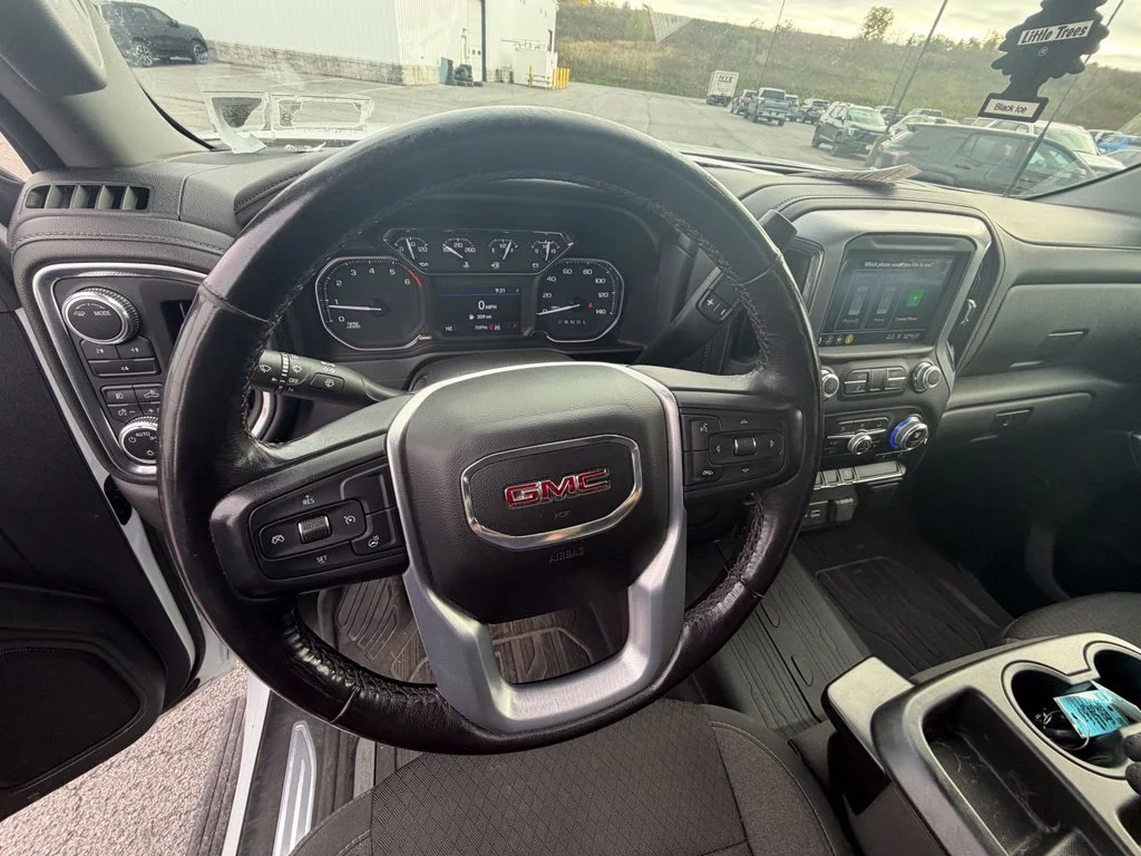 Used 2022 White GMC SLE image 11