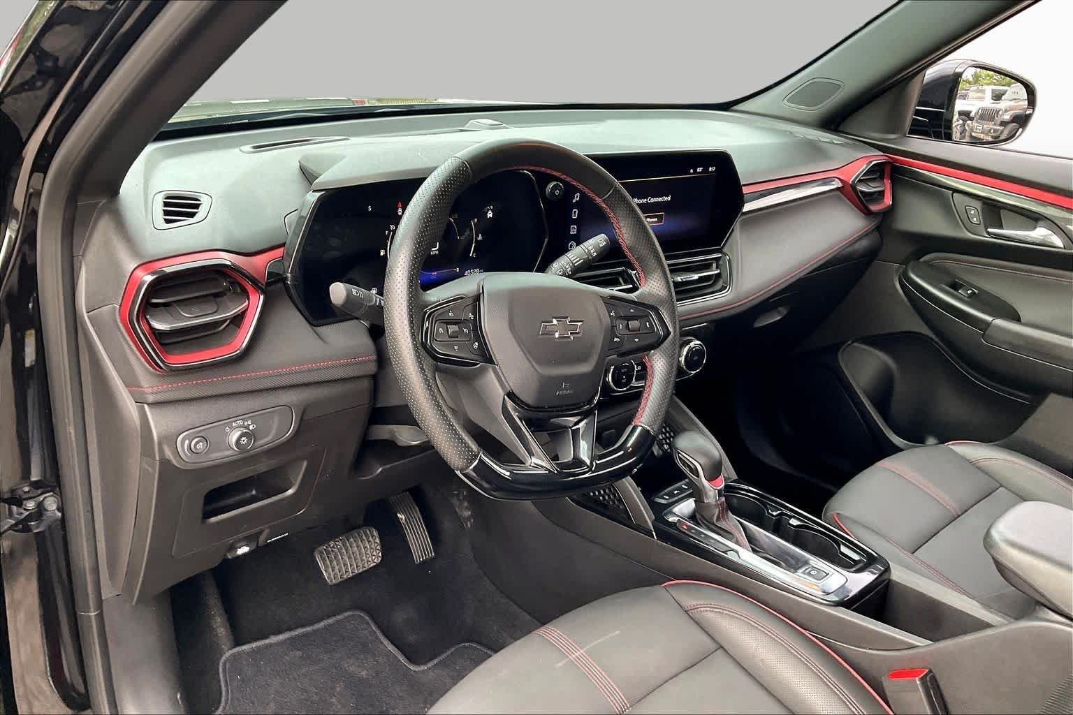 Used 2025 Mosaic Black Metallic Chevrolet RS image 18