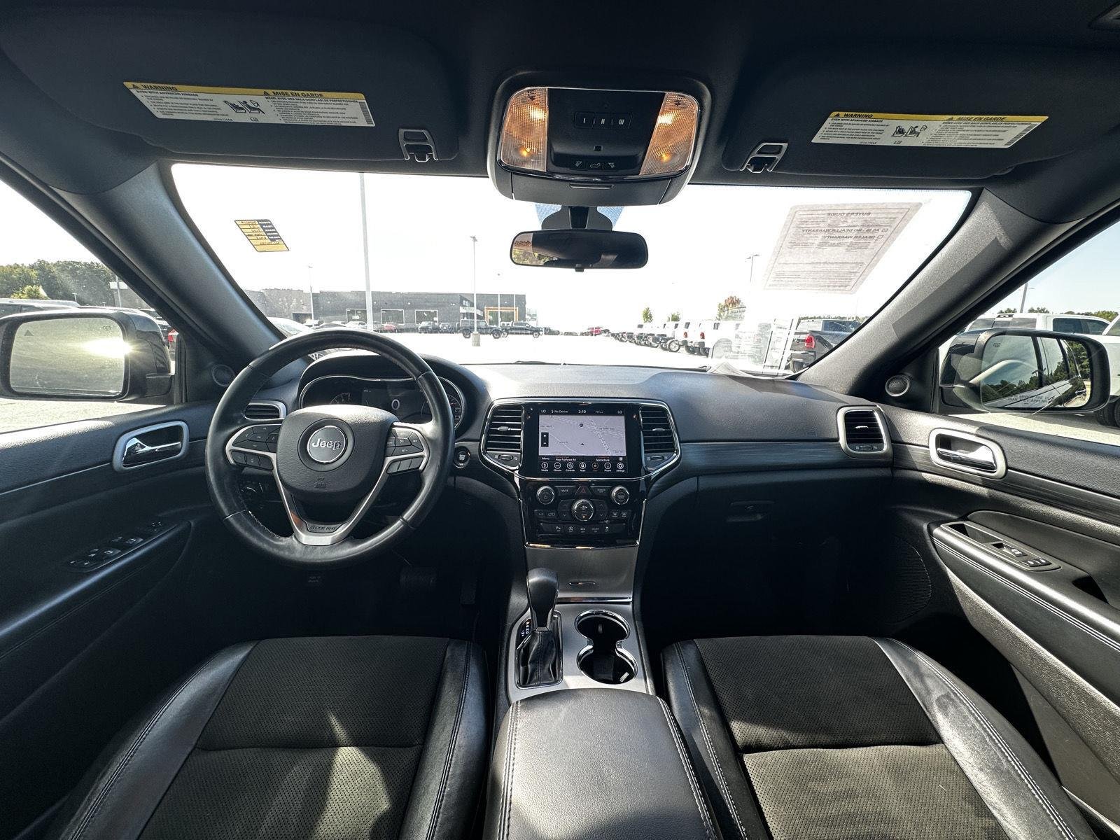 Certified Used 2021 Diamond Black Crystal Pearlcoat Jeep Laredo X image 5