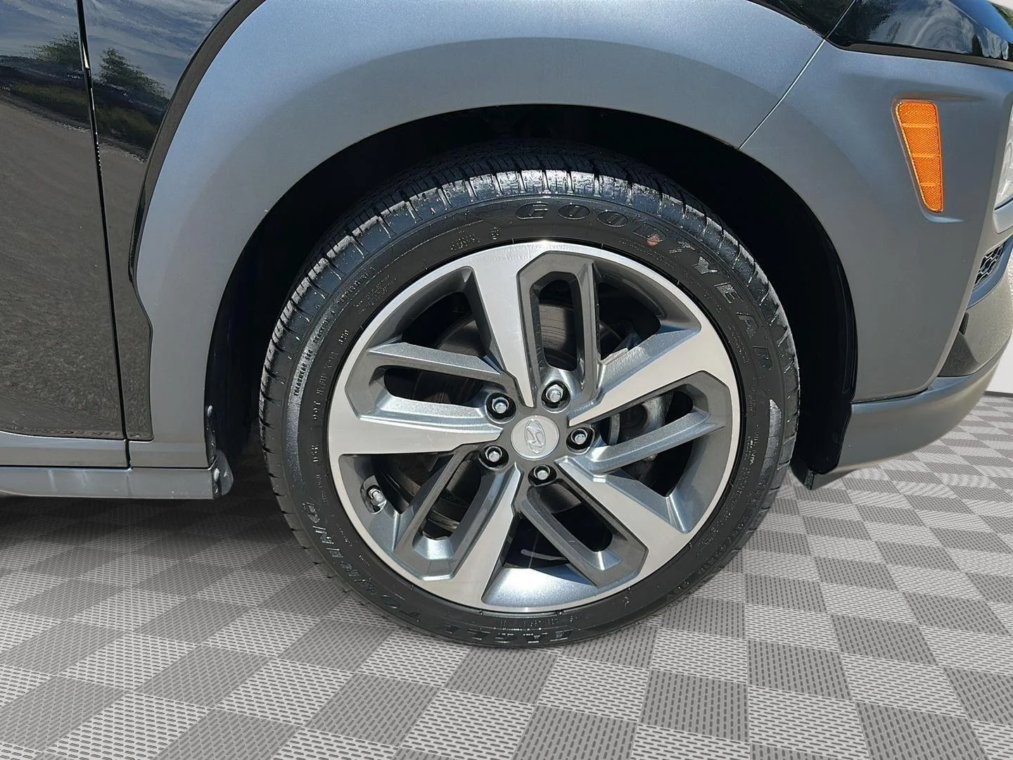 Used 2020 Ultra Black Hyundai Limited image 12