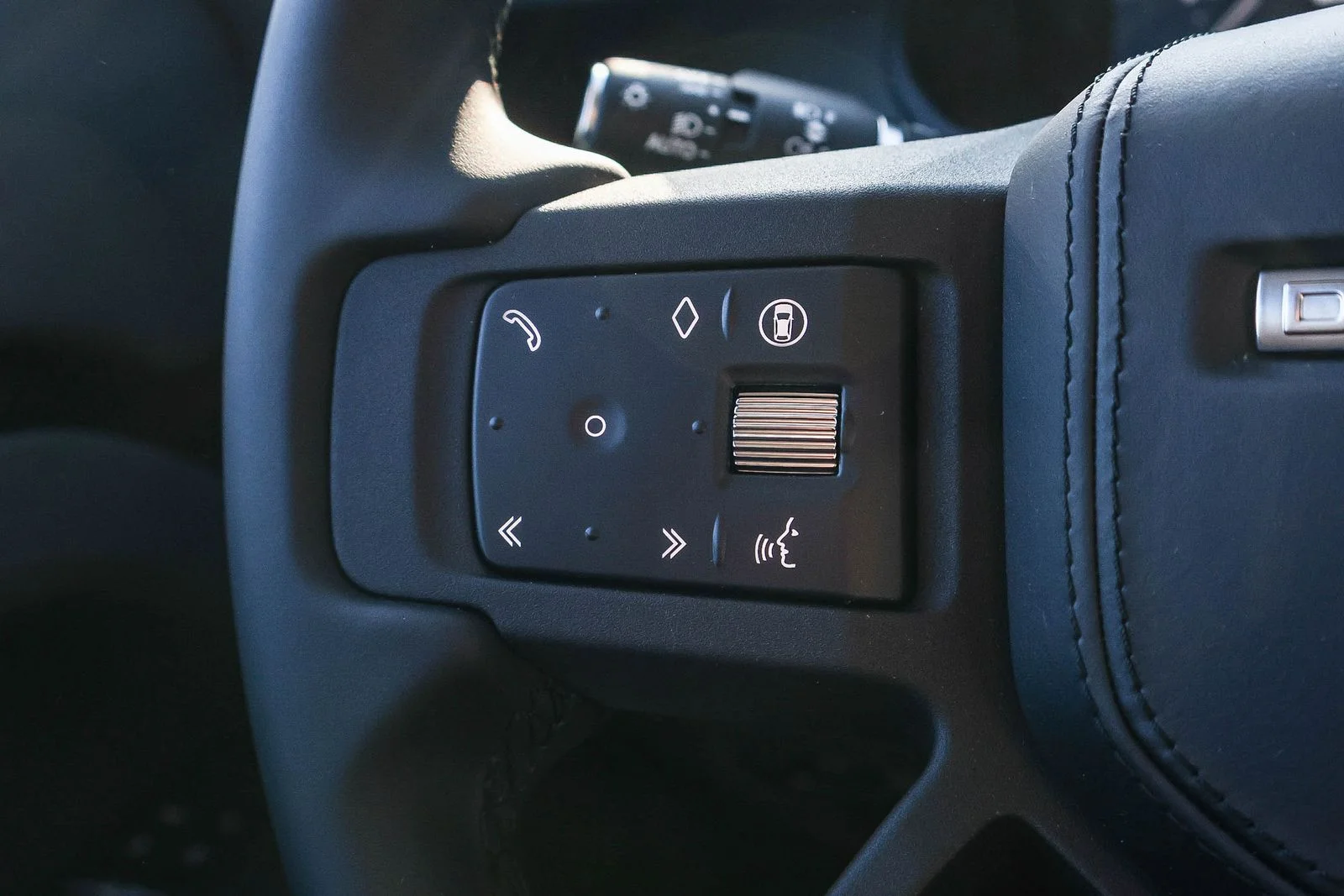 New 2026 Santorini Black Land Rover X image 33