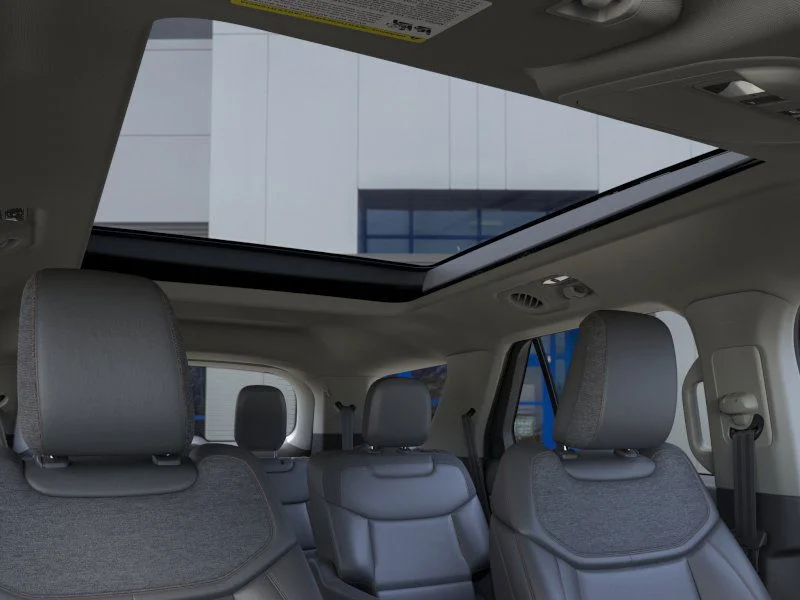 New 2026 Space White Metallic Ford Active image 82
