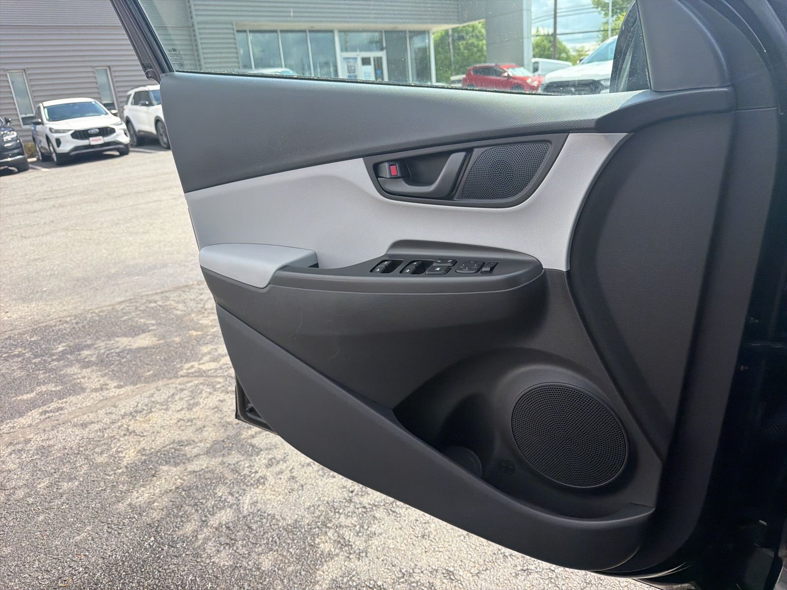 Used 2023 Black Hyundai SEL image 24