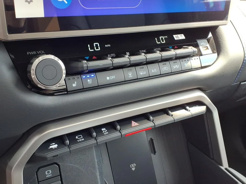 2026 Toyota Tundra Platinum - Photo 18