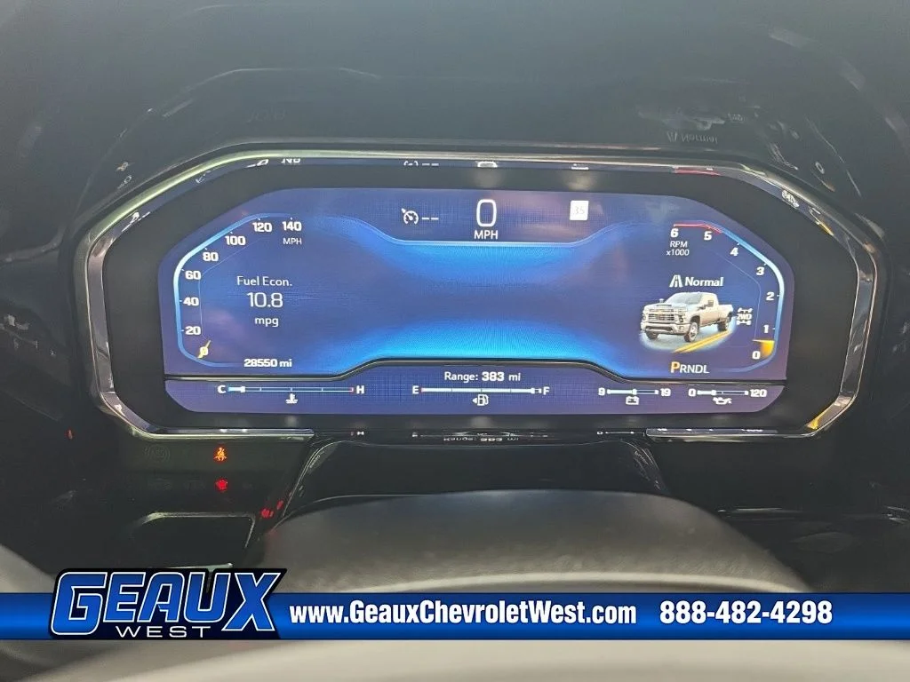 Used 2025 White Chevrolet LT image 17