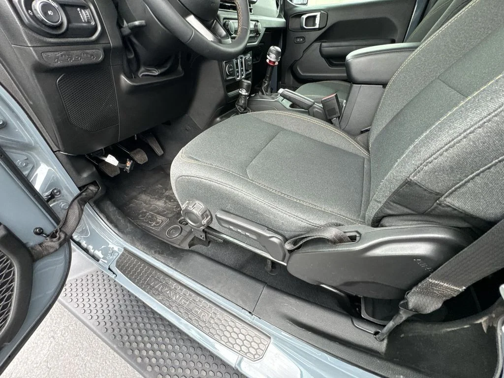 Used 2025 Gray Jeep Sport S image 19