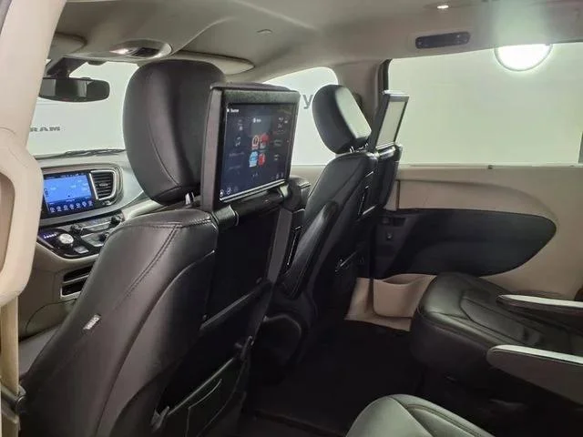 Used 2017 White Chrysler Touring L Plus image 16