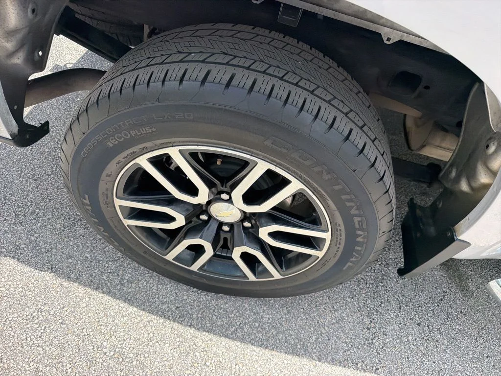 Used 2019 Silver Ice Metallic Chevrolet LT image 9